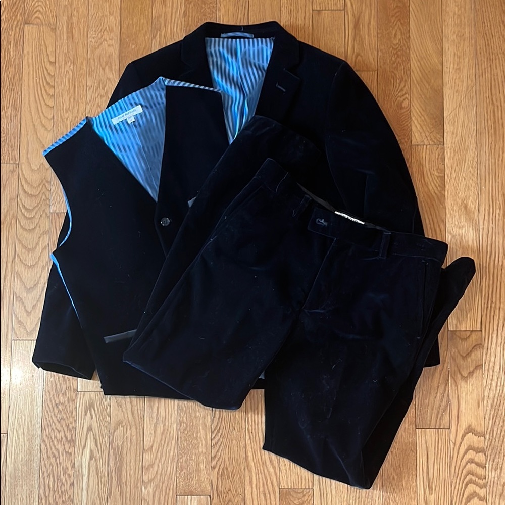 Isaac Mizrahi Midnight Blue Velvet 3-piece Suit Size 14